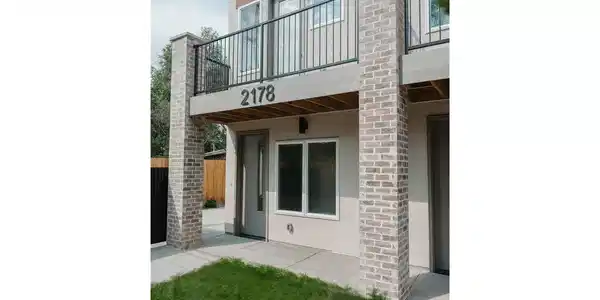 2178 S Bellaire