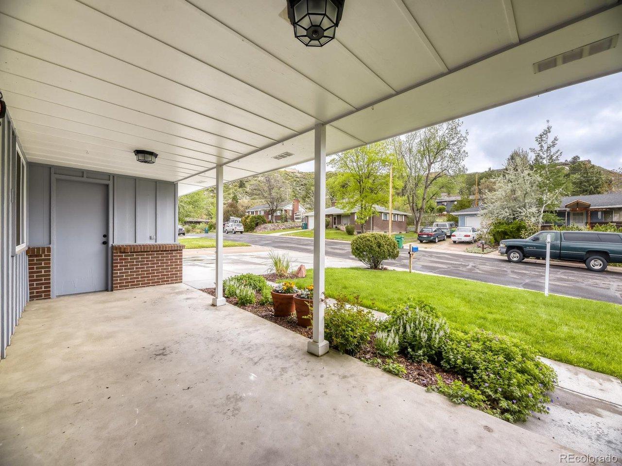 Image 4: Front Covered Patio. Separate enterance to the Garage.jpg Image 4: Front Covered Patio. Separate enterance to the Garage.jpg
