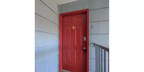 Image 3: Entrance