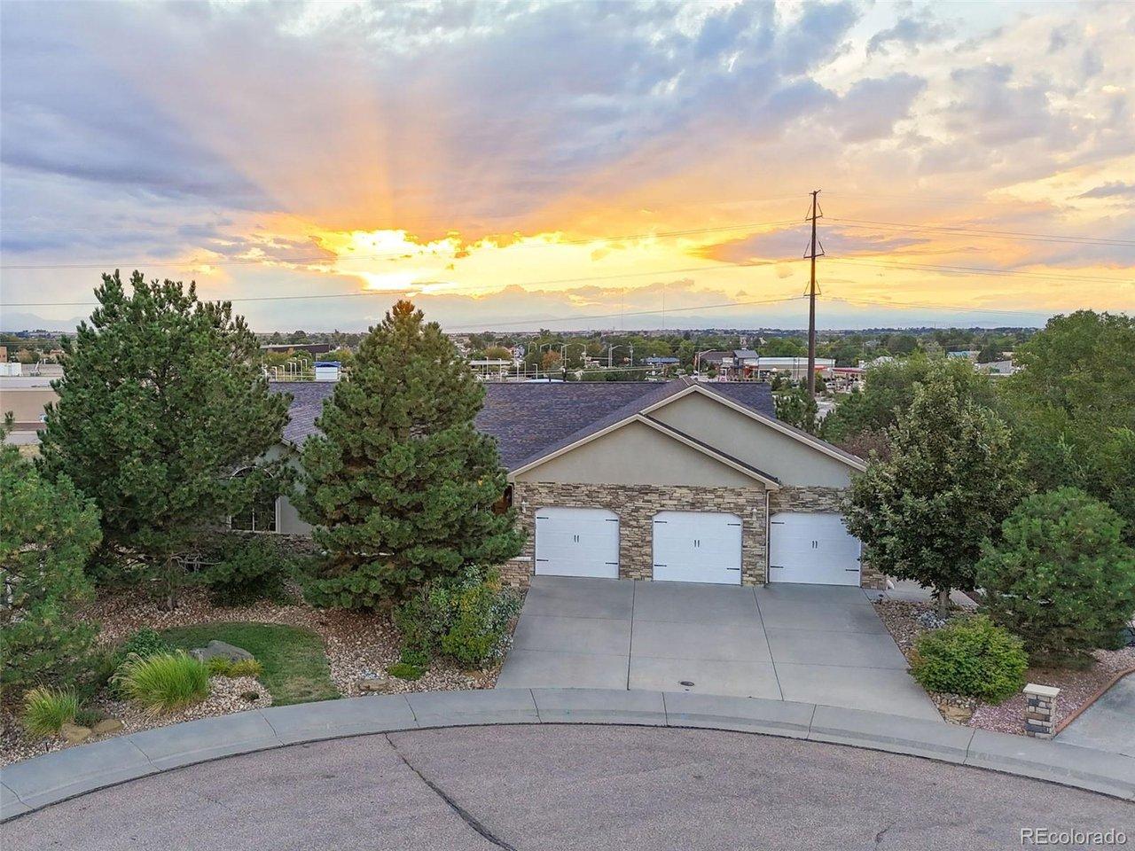 Image 1: Incredible sunsets from the back deck! Image 1: Incredible sunsets from the back deck!