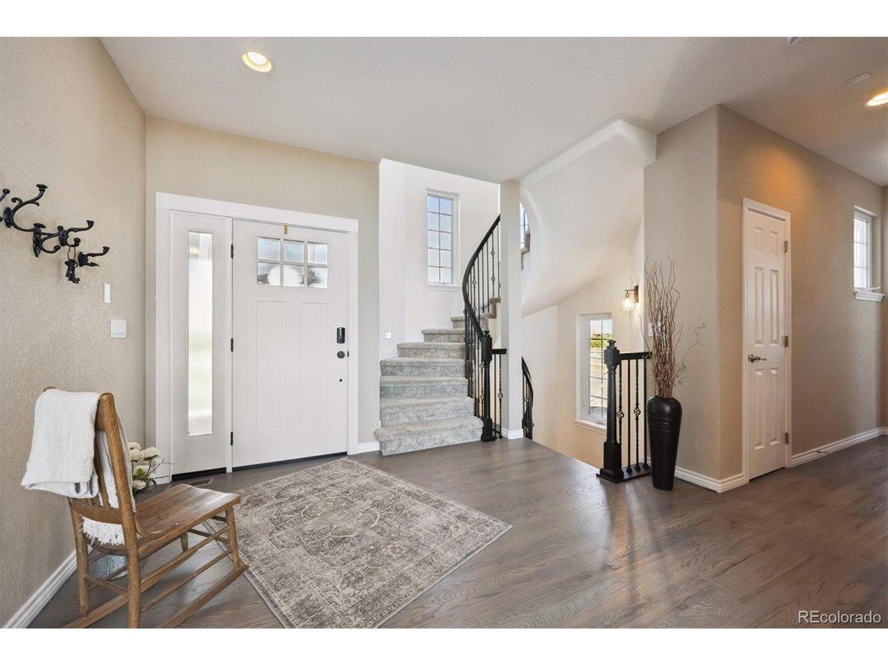Image 4: Foyer Image 4: Foyer