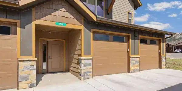 Image 2: Front Entry/ Garage Image 2: Front Entry/ Garage