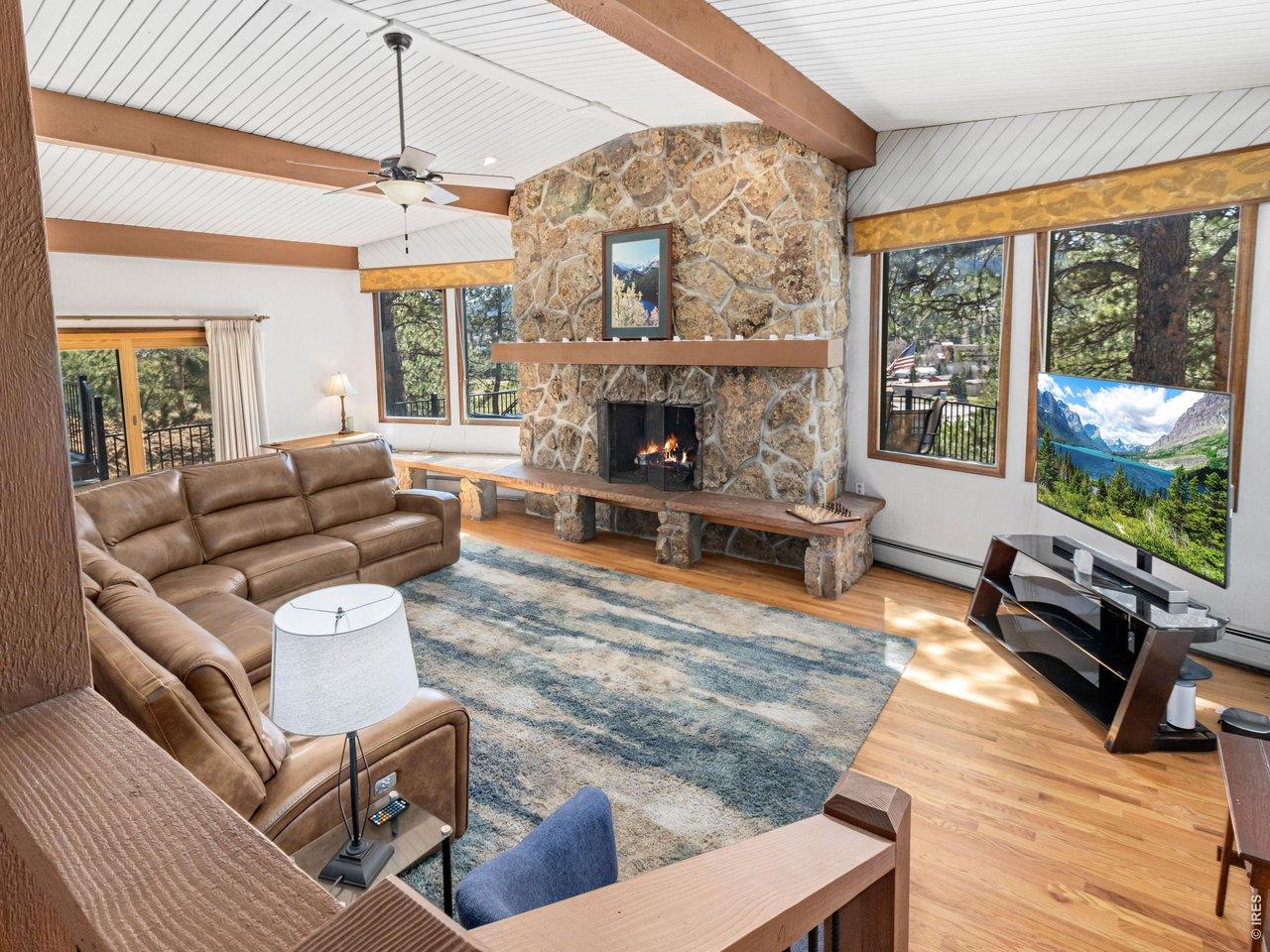 Image 4: Room filled with natural light Image 4: Room filled with natural light