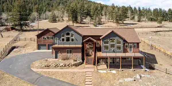 6249 Shasta Ln