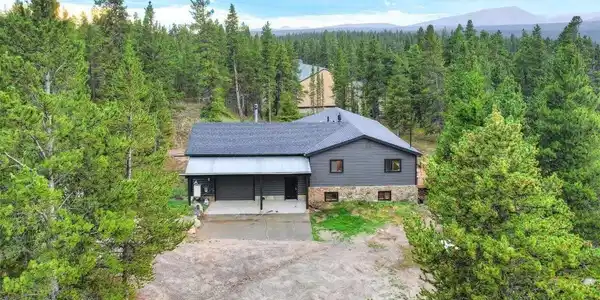 93 Prospect Dr