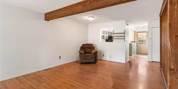 Image 4: Living Room Image 4: Living Room