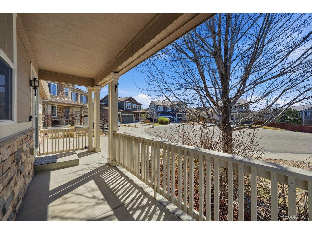 Image 4: Serene front porch Image 4: Serene front porch