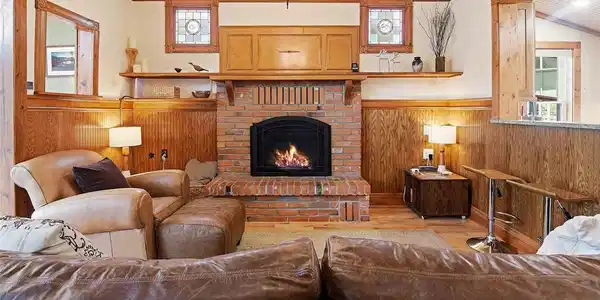 Image 3: Inviting great room with propane fireplace Image 3: Inviting great room with propane fireplace