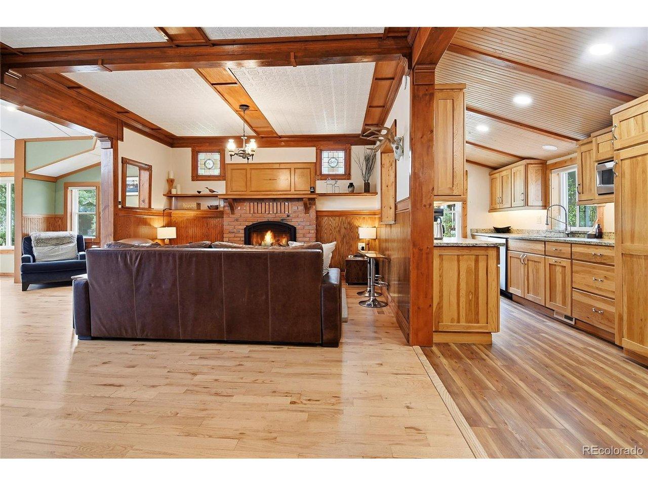 Image 4: Beautiful wood craftsmanship throughout Image 4: Beautiful wood craftsmanship throughout