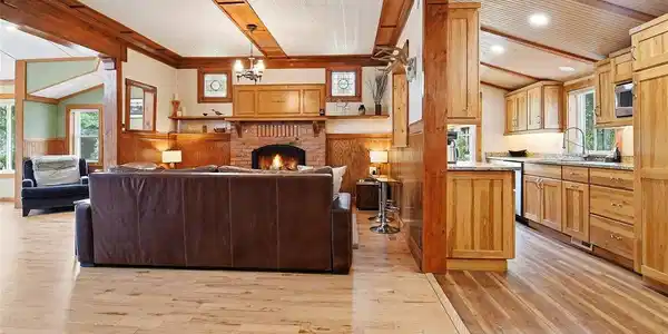 Image 4: Beautiful wood craftsmanship throughout Image 4: Beautiful wood craftsmanship throughout