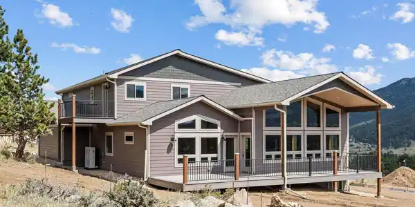 659 Peak View Dr