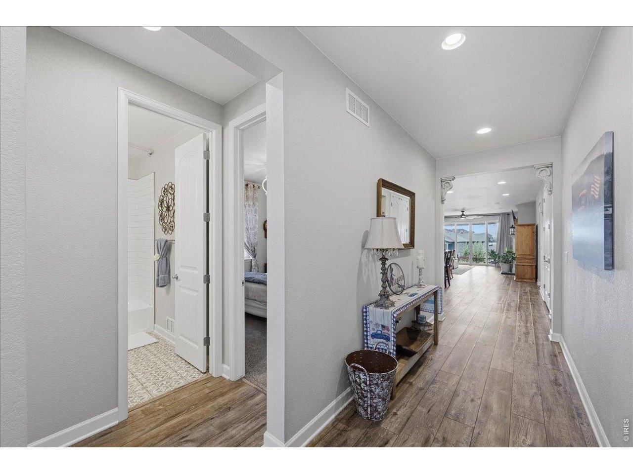 Image 3: Bright and inviting Image 3: Bright and inviting
