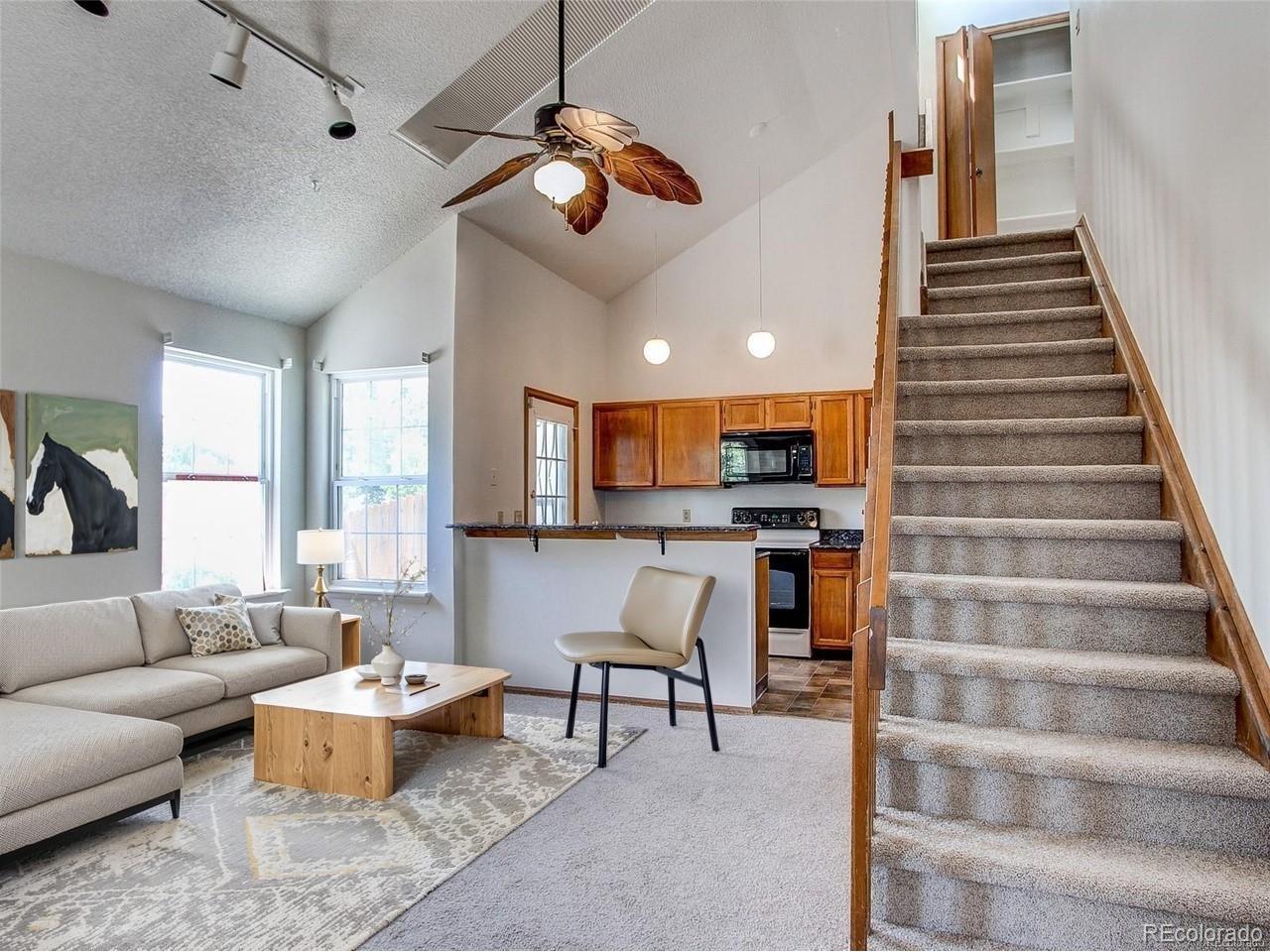 Image 2: Livingroom to Kitchen Virtual