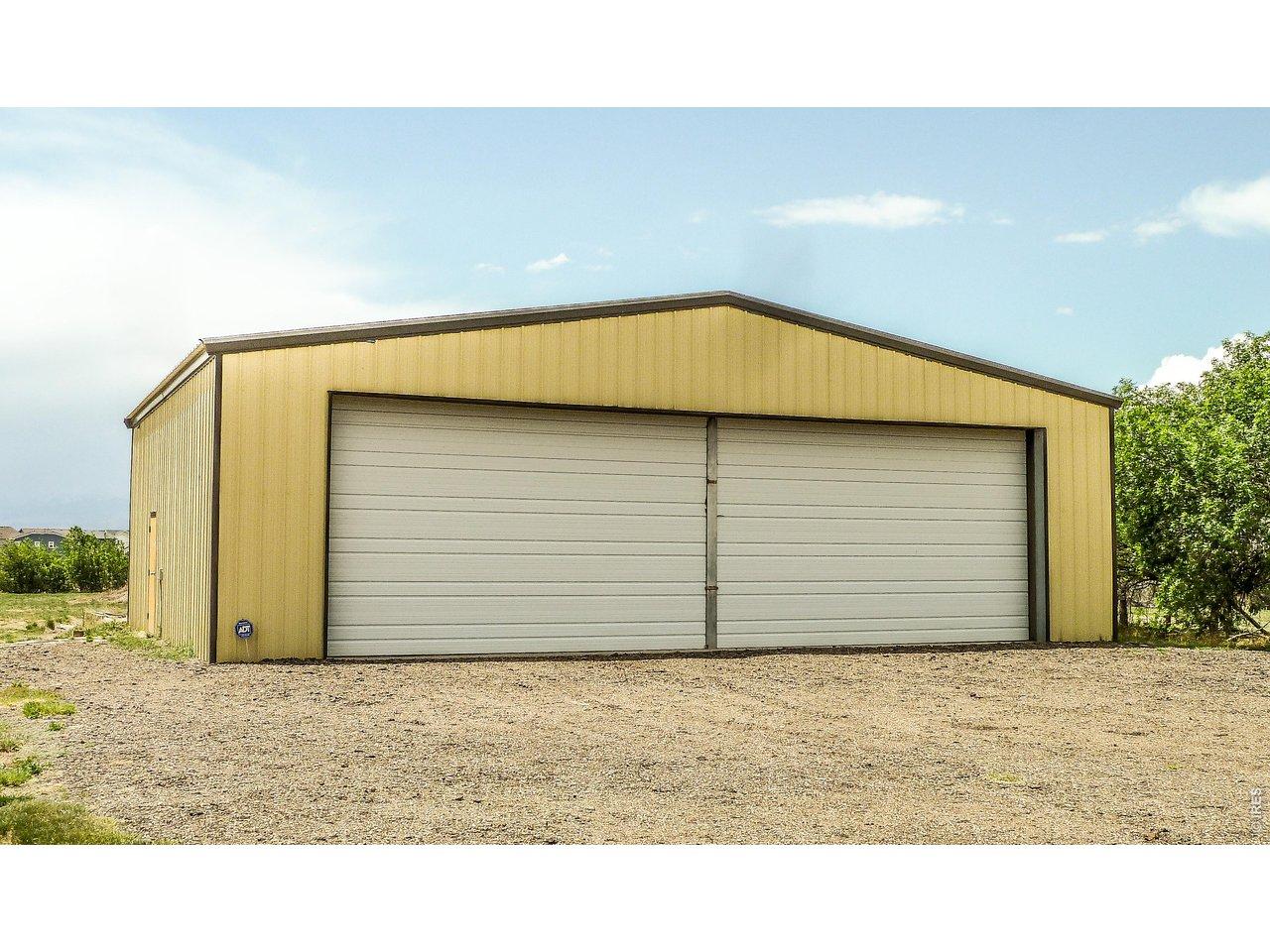 Image 4: 40' wide x 12' high opening on the front of the hangar. Image 4: 40' wide x 12' high opening on the front of the hangar.
