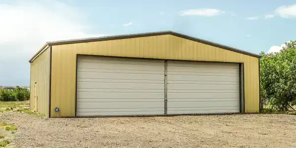 Image 4: 40' wide x 12' high opening on the front of the hangar. Image 4: 40' wide x 12' high opening on the front of the hangar.