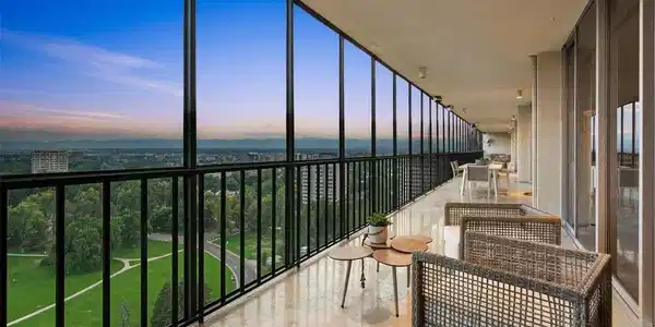 Image 2: Enormous private patio facing Cheesman Park Image 2: Enormous private patio facing Cheesman Park