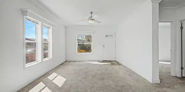 Image 2: Lots of Natural Light! Image 2: Lots of Natural Light!