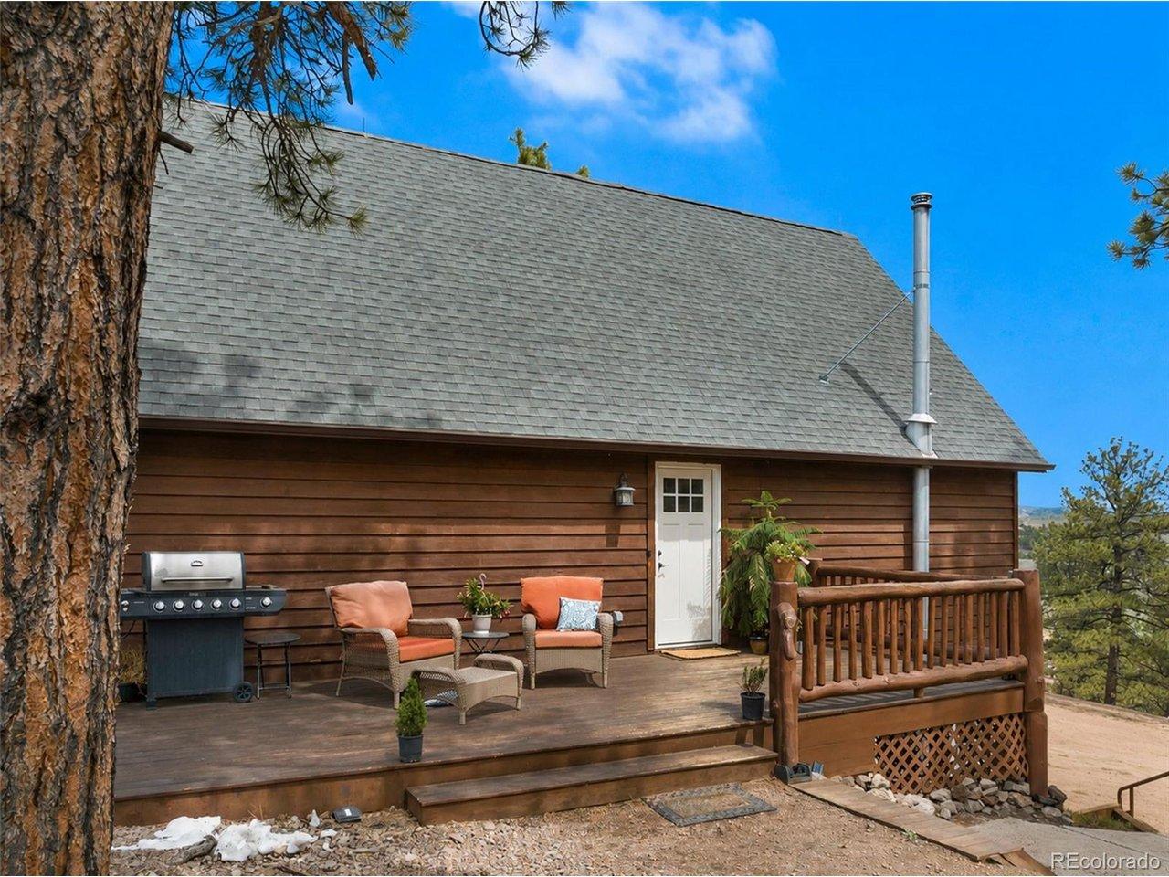 Image 3: Deck