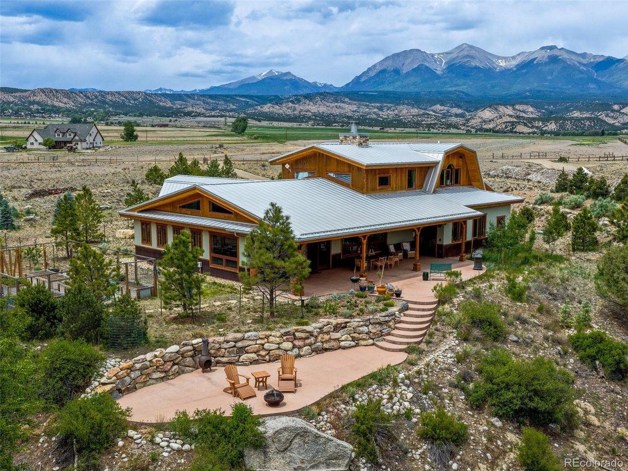 Image 1: Remarkable Estate on the Arkansas River Image 1: Remarkable Estate on the Arkansas River