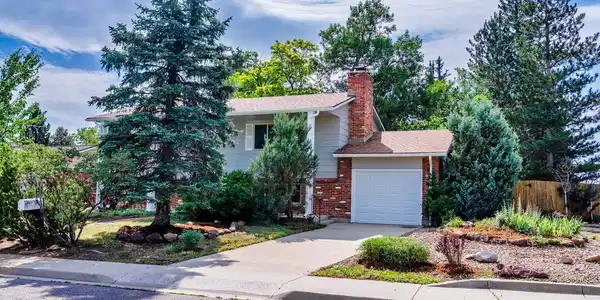 110 Mohawk Dr