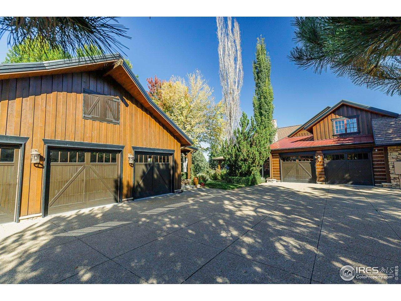 Image 3: Attached and Detached garage spaces enough space for 4+ cars Image 3: Attached and Detached garage spaces enough space for 4+ cars