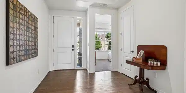 Image 3: Entry hall Image 3: Entry hall