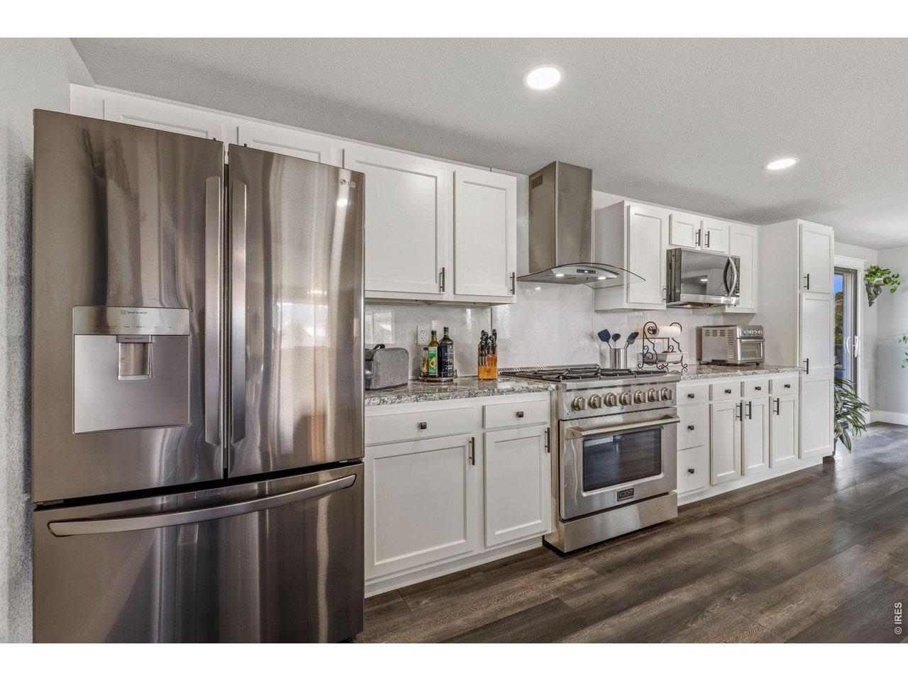 Image 3: Modern iitchen Image 3: Modern iitchen