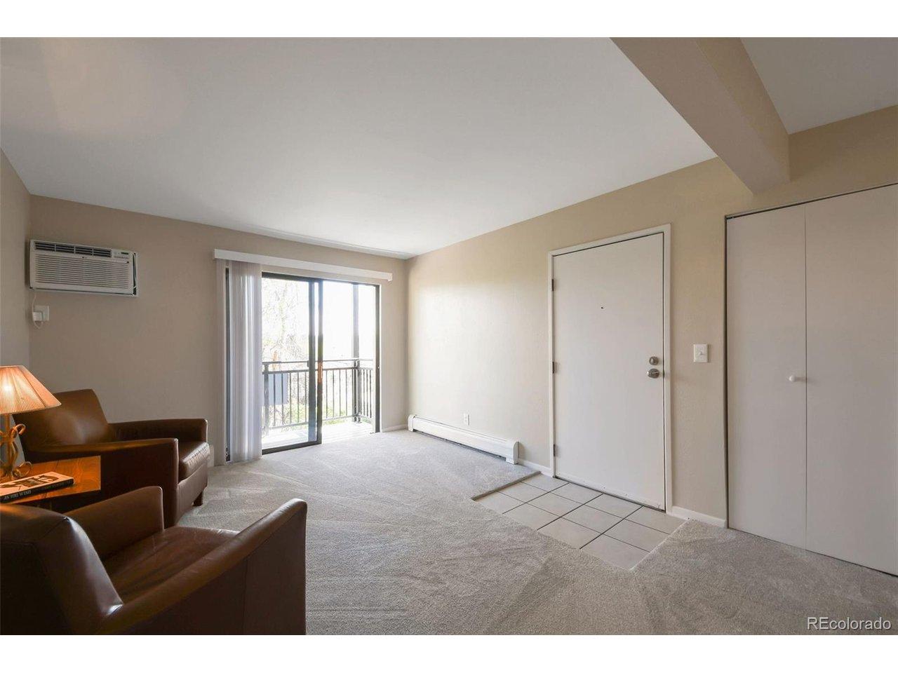 Image 2: Tile entry and hall closet