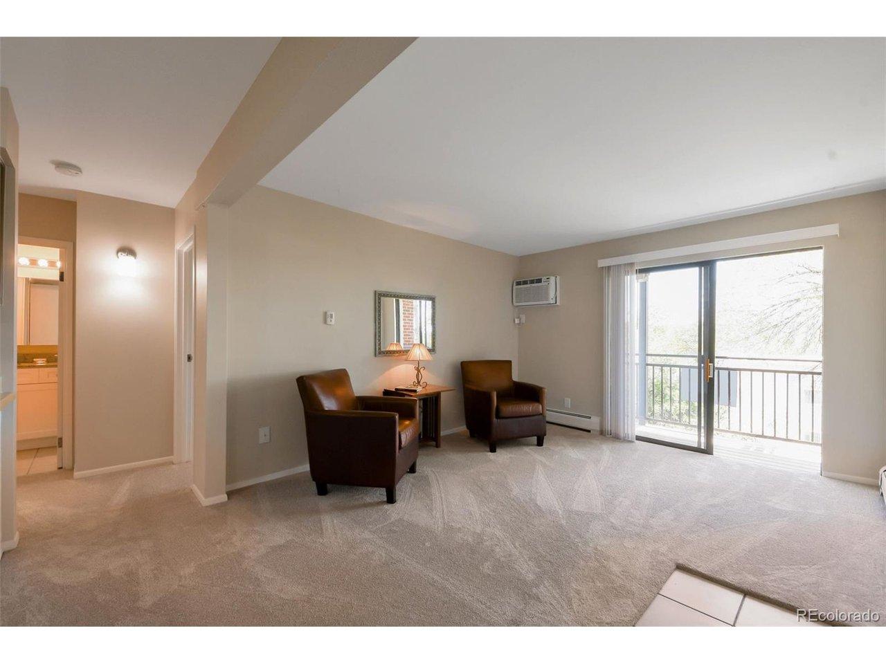 Image 3: Great light from sliding door off of living room