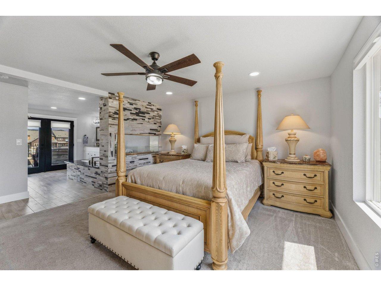 Image 4: Luxurious primary suite Image 4: Luxurious primary suite