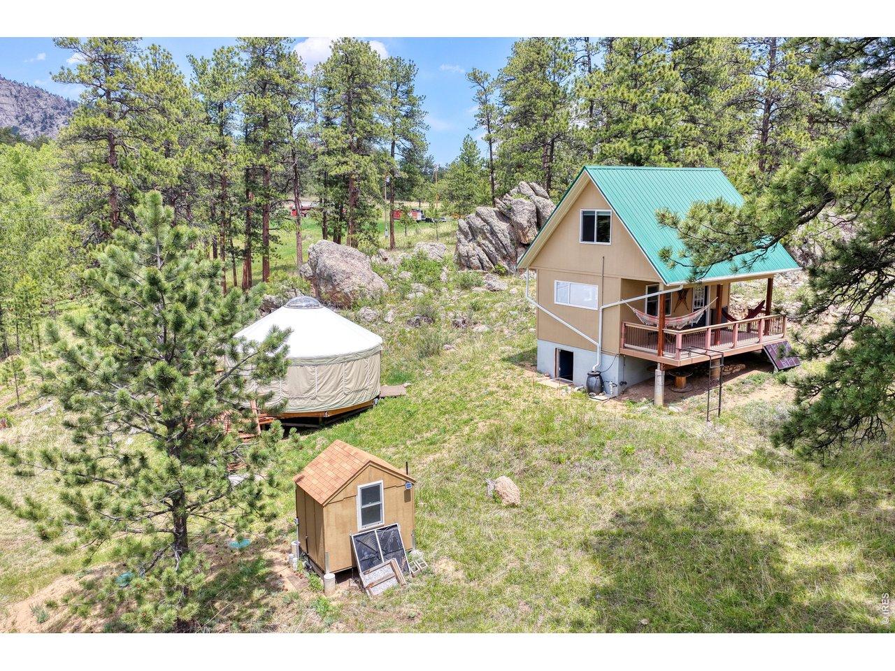 Image 1: Cabin, yurt, bath house. Image 1: Cabin, yurt, bath house.