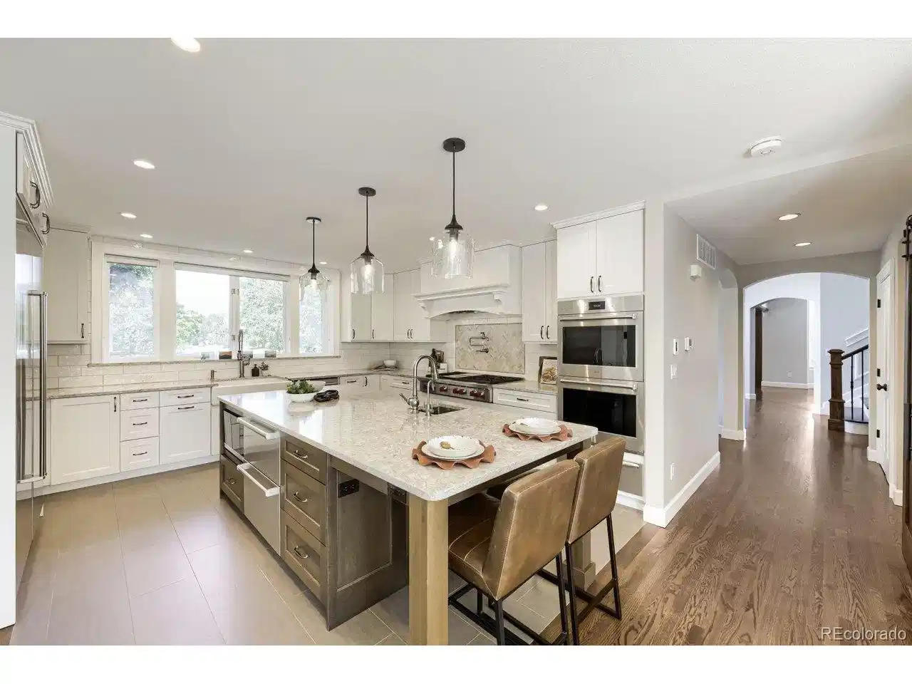 Image 1: Complete Melton Design Build Gourmet Kitchen Image 1: Complete Melton Design Build Gourmet Kitchen