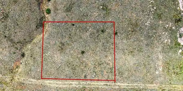 Image 4: Property Lines are approximate and not a survey Image 4: Property Lines are approximate and not a survey