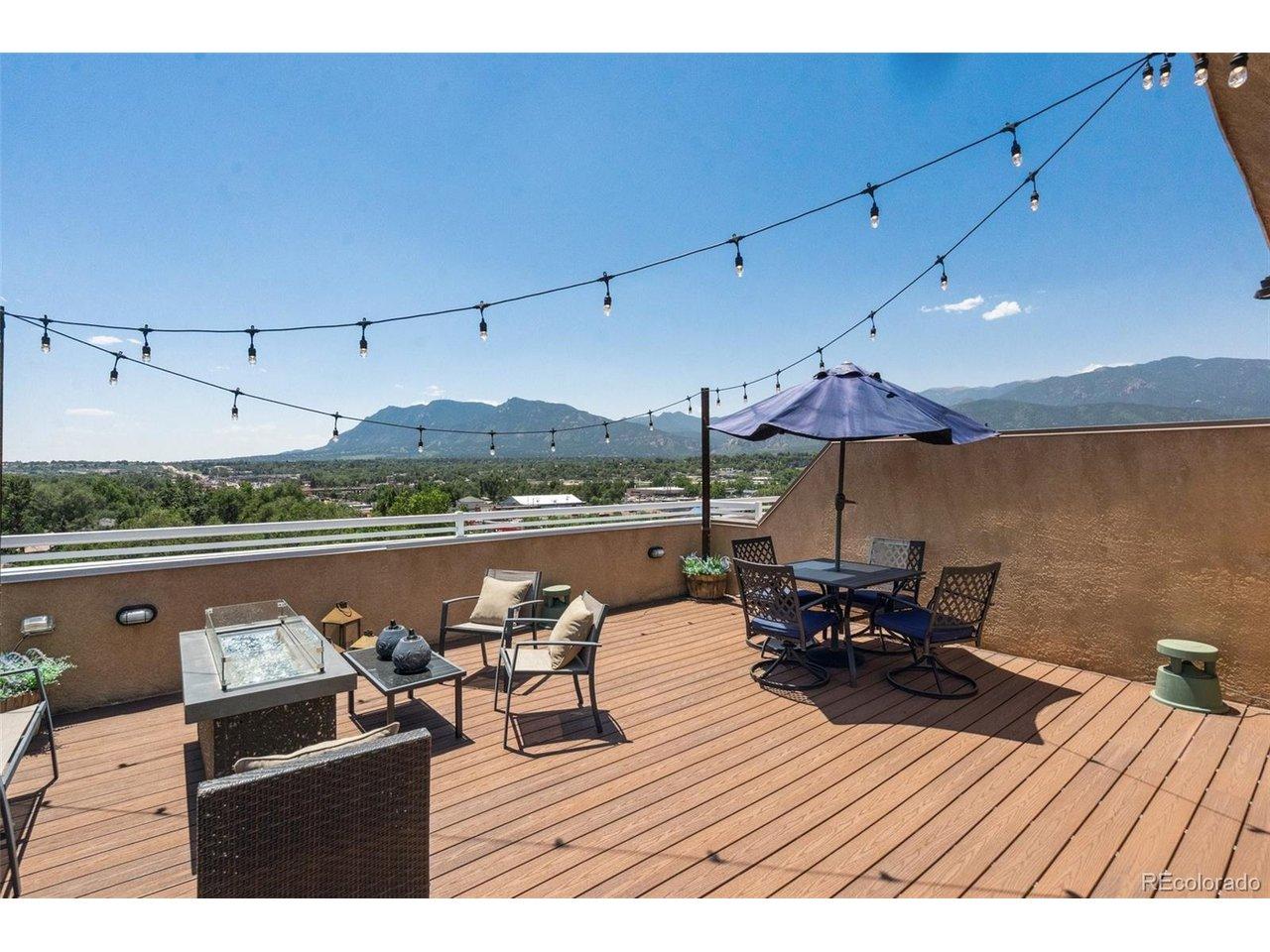 Image 4: Upper Deck with Amazing Views Image 4: Upper Deck with Amazing Views