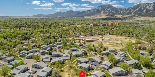 1160 Monroe Dr