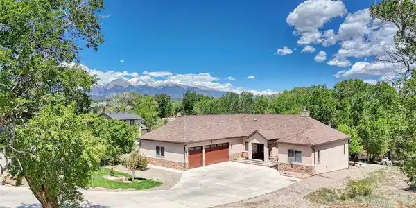 1113 Little River Ln