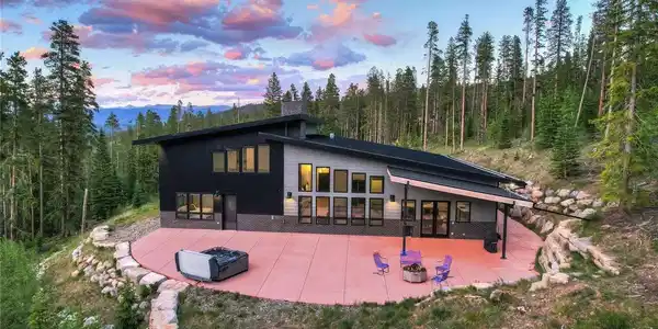 Image 2: Mountain Modern! Image 2: Mountain Modern!