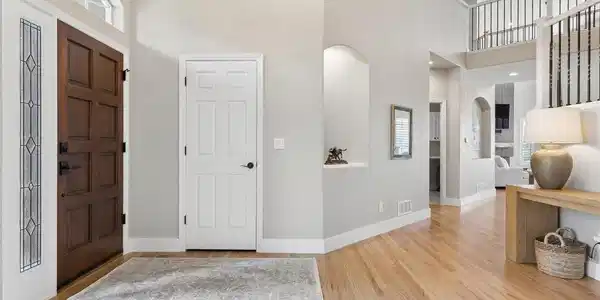 Image 3: Large Open Entry with Gorgeous New Hardwoods