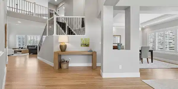 Image 4: Beautiful Entry