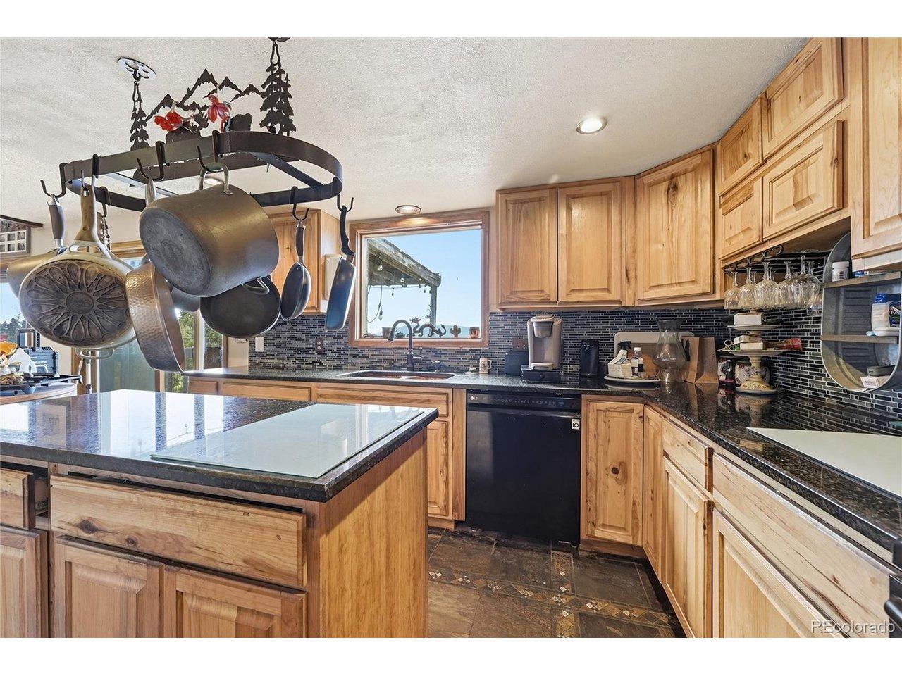 Image 4: Newly updated kitchen