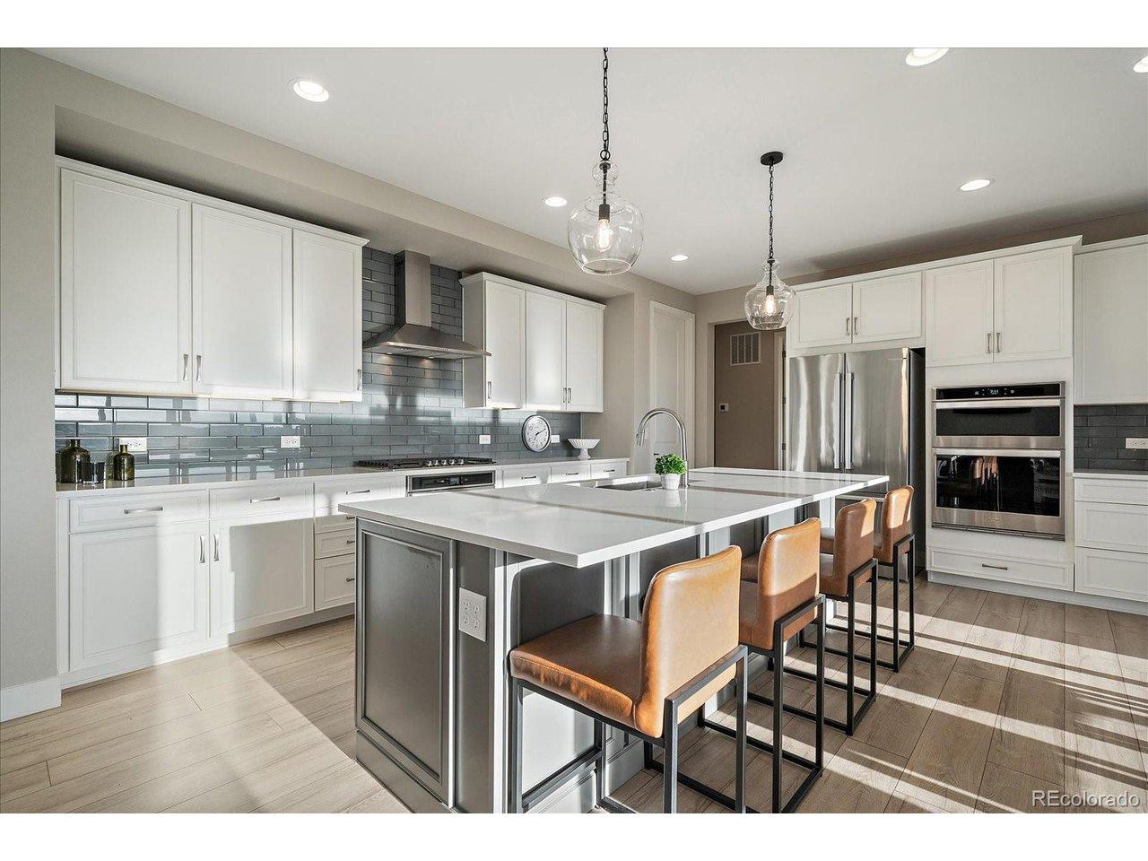 Image 2: Kitchen