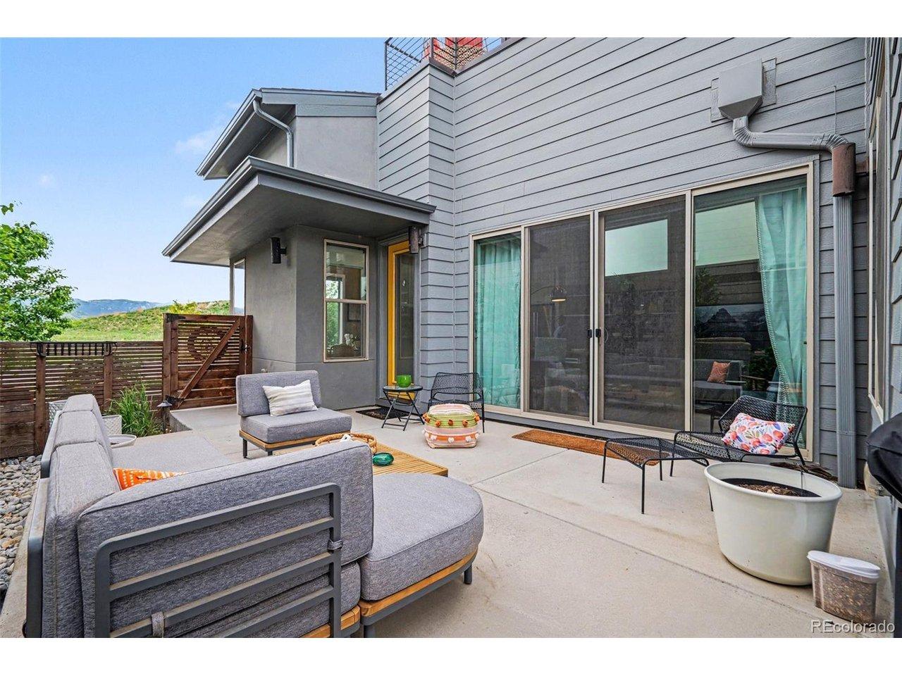 Image 4: Professionally designed outdoor living space Image 4: Professionally designed outdoor living space