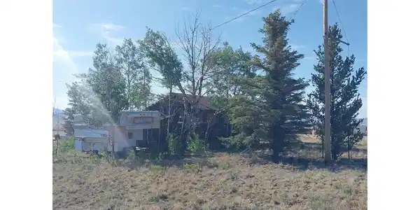 Image 3: side view of house Image 3: side view of house