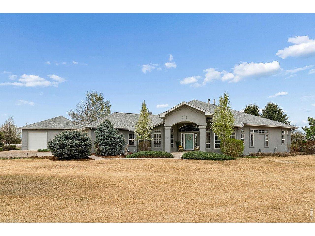 Image 2: A Beautiful Custom Ranch Home Image 2: A Beautiful Custom Ranch Home