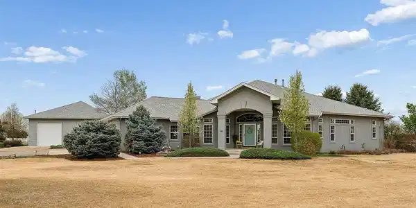 Image 2: A Beautiful Custom Ranch Home Image 2: A Beautiful Custom Ranch Home
