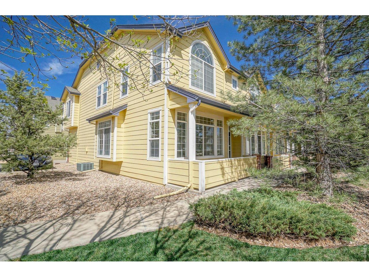 Image 2: Corner unit with lots of windows and light Image 2: Corner unit with lots of windows and light