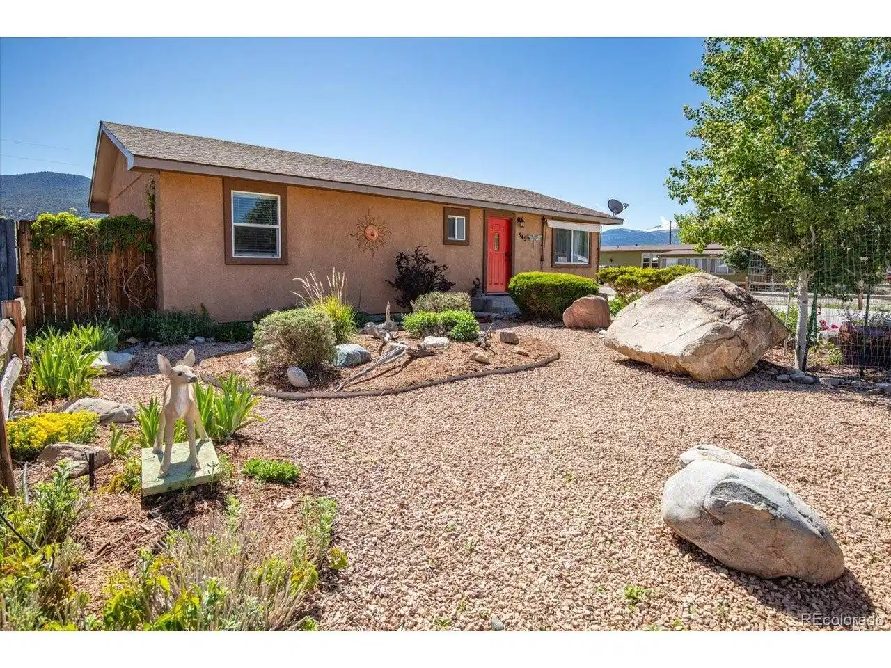 Image 1: Charming bungalow on large corner lot Image 1: Charming bungalow on large corner lot
