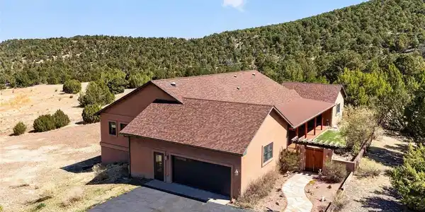 415 Riata Dr
