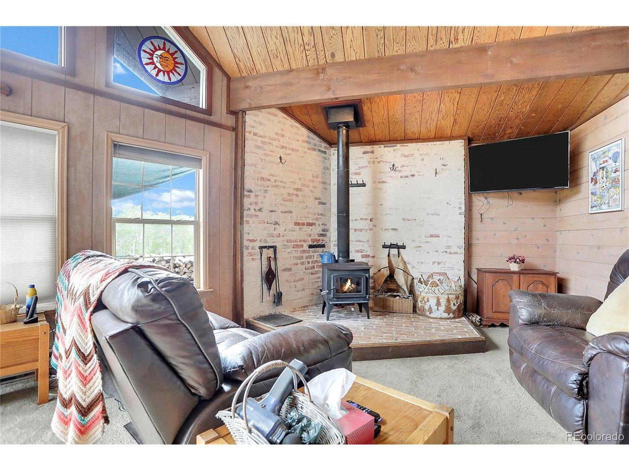 Image 3: Living Room