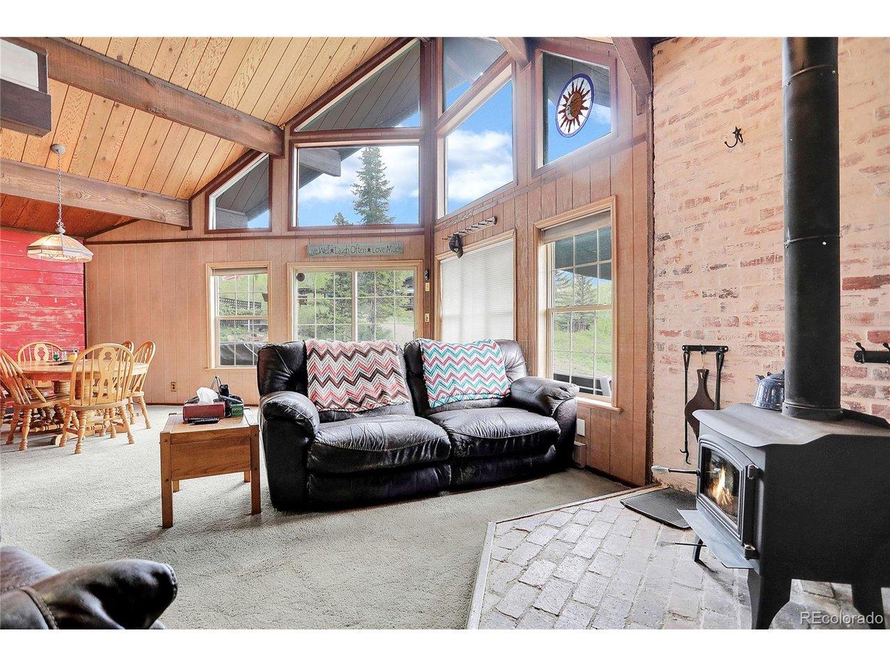 Image 4: Living Room